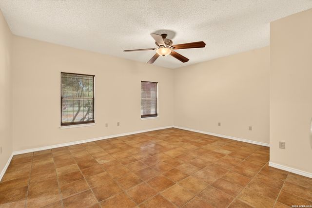 13415 SLEEPY OAKS LN, San Antonio, TX 78253