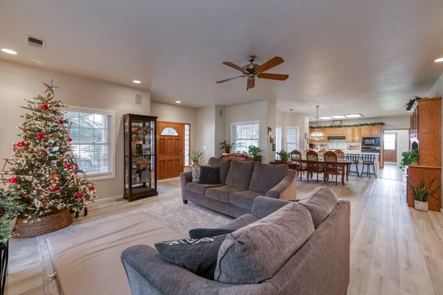 10477 S Cornelia Avenue, Fresno, CA 93706