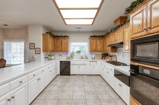 10477 S Cornelia Avenue, Fresno, CA 93706