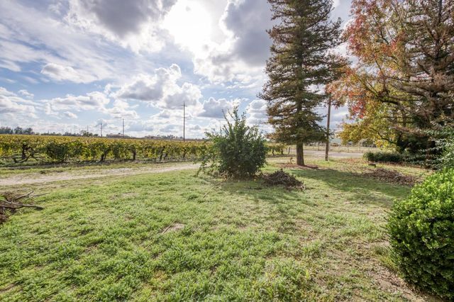 10477 S Cornelia Avenue, Fresno, CA 93706