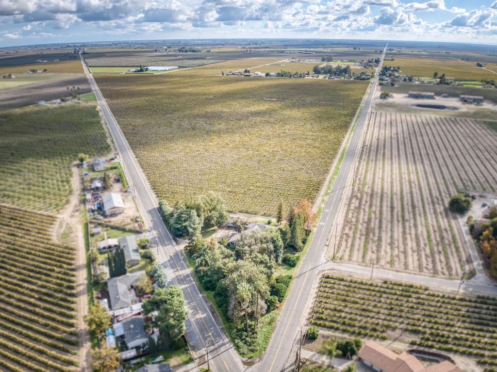 10477 S Cornelia Avenue, Fresno, CA 93706