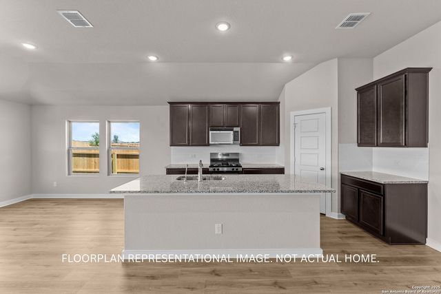 113 Greeley Drive, Floresville, TX 78114