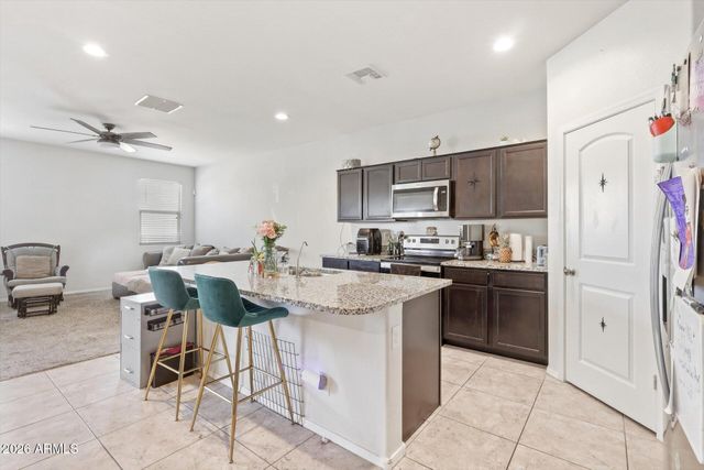 28658 N GEODE Drive, San Tan Valley, AZ 85143