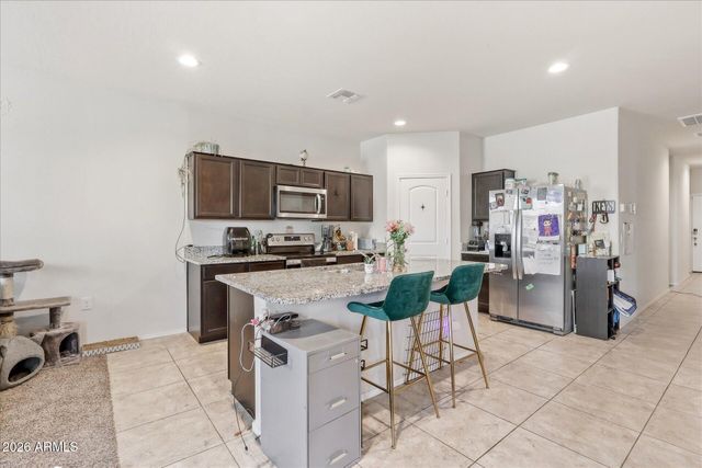 28658 N GEODE Drive, San Tan Valley, AZ 85143