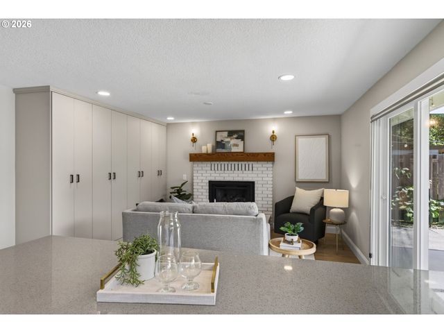 17330 Nw LONEROCK Ln, Beaverton, OR 97006