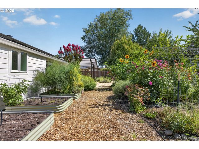 17330 Nw LONEROCK Ln, Beaverton, OR 97006