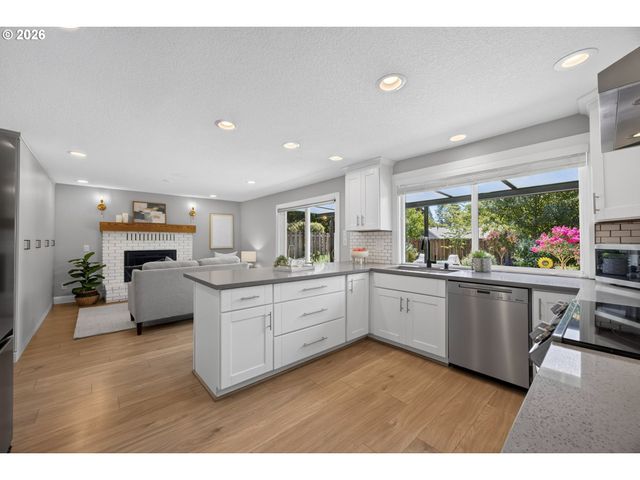 17330 Nw LONEROCK Ln, Beaverton, OR 97006