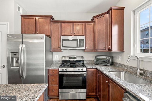 121 TREE LINE DR, Fredericksburg, VA 22405