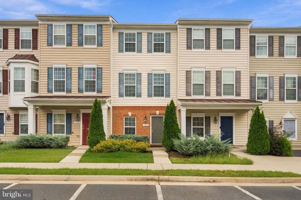 121 TREE LINE DR, Fredericksburg, VA 22405