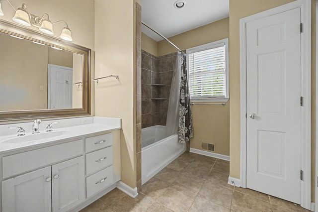 5722 SHADY GLEN RD, Memphis, TN 38120