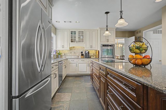 5722 SHADY GLEN RD, Memphis, TN 38120