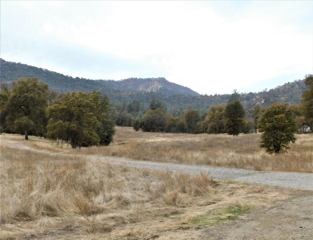 Image 4 of property listing at 32705 E Sycamore Road, Tollhouse, CA 93667