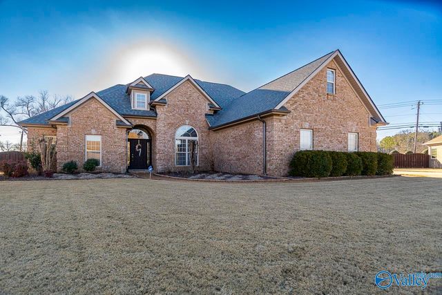 25166 Castlebury Drive, Athens, AL 35613