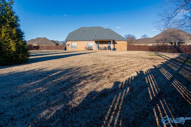 25166 Castlebury Drive, Athens, AL 35613