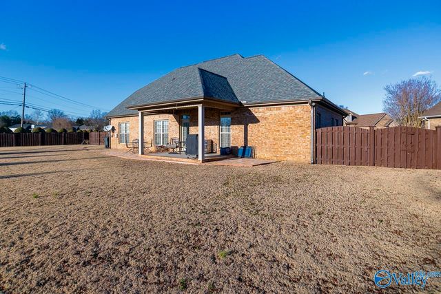 25166 Castlebury Drive, Athens, AL 35613
