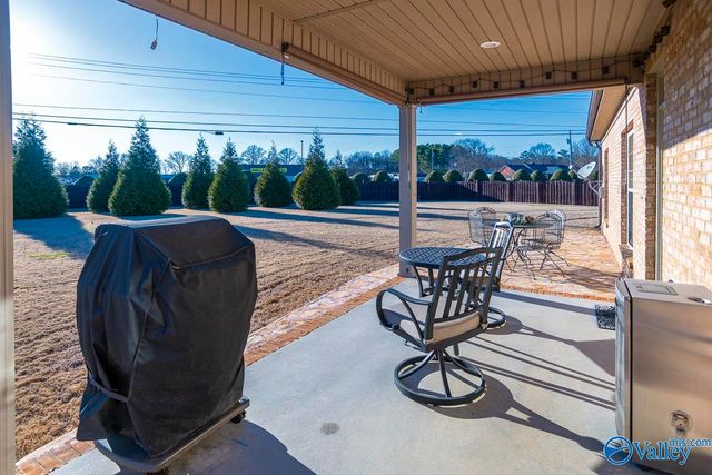 25166 Castlebury Drive, Athens, AL 35613