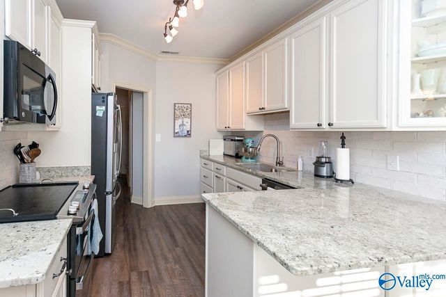 25166 Castlebury Drive, Athens, AL 35613