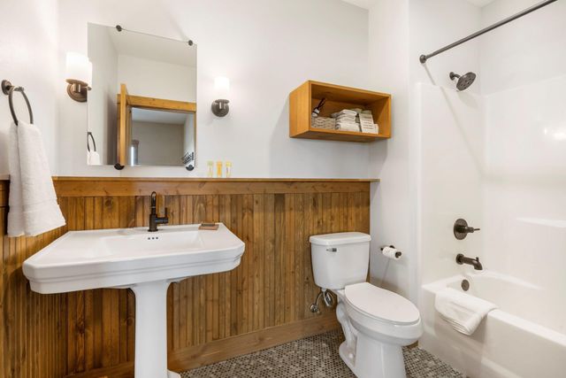 133 Carefree Lane 16, Kimberling City, MO 65686