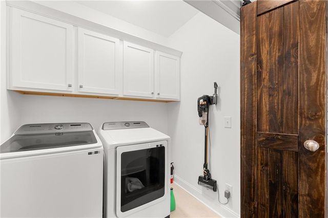 5602 Pine Street, Flowery Branch, GA 30542