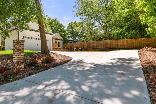 5602 Pine Street, Flowery Branch, GA 30542