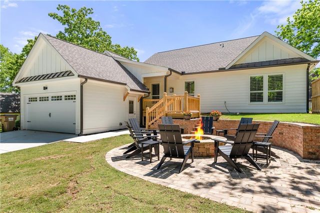 5602 Pine Street, Flowery Branch, GA 30542