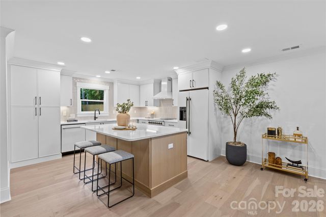 2461 Eaton Road, Charlotte, NC 28205