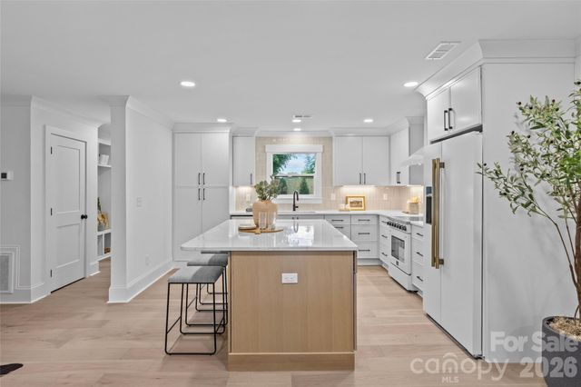 2461 Eaton Road, Charlotte, NC 28205