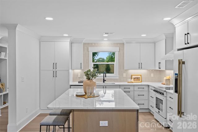 2461 Eaton Road, Charlotte, NC 28205