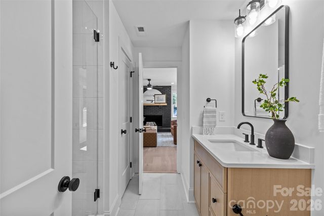 2461 Eaton Road, Charlotte, NC 28205