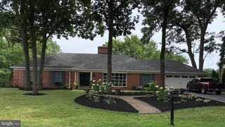 6052 FAIRWAY DR W, Fayetteville, PA 17222