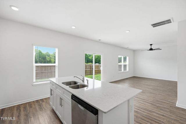 558 Sedgewick Way, Johnson City, TN 37601