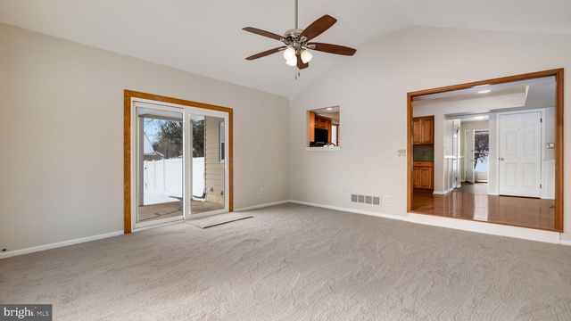 79 LYNWOOD DR, Chalfont, PA 18914