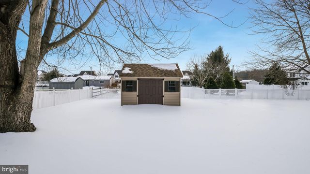 79 LYNWOOD DR, Chalfont, PA 18914