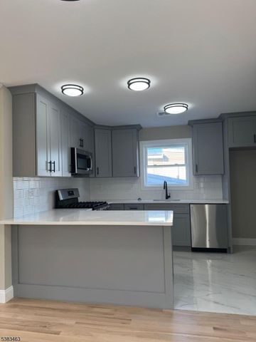 111 S Park St, Elizabeth City, NJ 07206