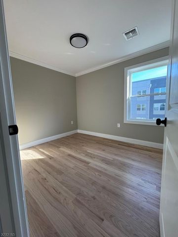 111 S Park St, Elizabeth City, NJ 07206