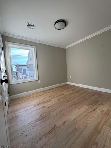 111 S Park St, Elizabeth City, NJ 07206