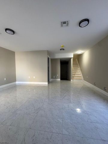 111 S Park St, Elizabeth City, NJ 07206