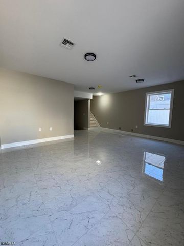 111 S Park St, Elizabeth City, NJ 07206