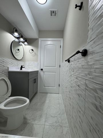 111 S Park St, Elizabeth City, NJ 07206