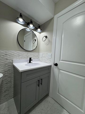 111 S Park St, Elizabeth City, NJ 07206