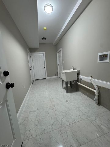 111 S Park St, Elizabeth City, NJ 07206