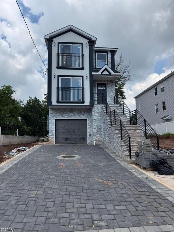 111 S Park St, Elizabeth City, NJ 07206