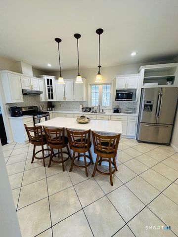 173 Cynrose Place, Meriden, CT 06451