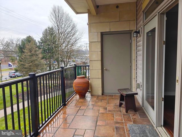 206 CARSON TER, Huntingdon Valley, PA 19006