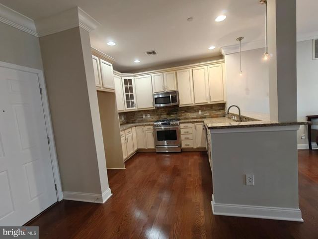 206 CARSON TER, Huntingdon Valley, PA 19006