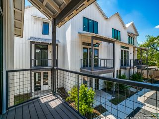 1226 S Presa St Unit 400, San Antonio, TX 78210