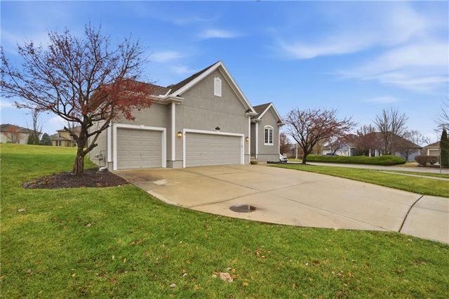 14650 S Glen Eyrie Street, Olathe, KS 66061