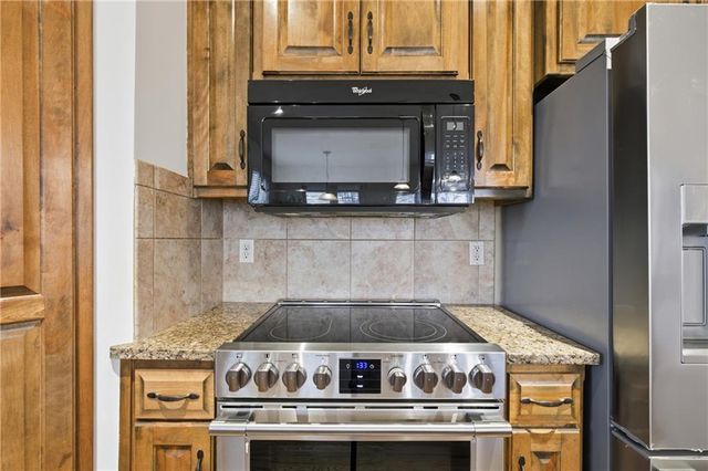 14650 S Glen Eyrie Street, Olathe, KS 66061