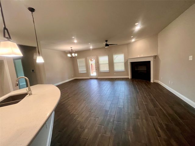 292 Lillian Lane, Waxahachie, TX 75165