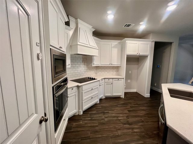 292 Lillian Lane, Waxahachie, TX 75165